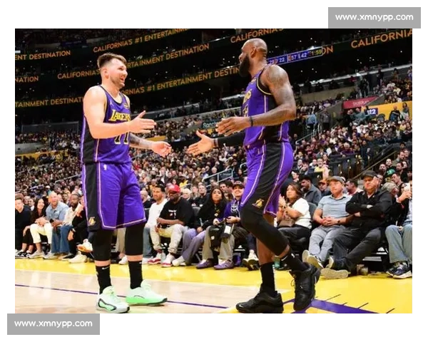 18 岁詹皇 VS 东契奇:杨毅为何力陈东契奇更胜一筹? 18 岁詹皇 VS 东契奇:杨毅为何力陈东契奇更胜一筹?